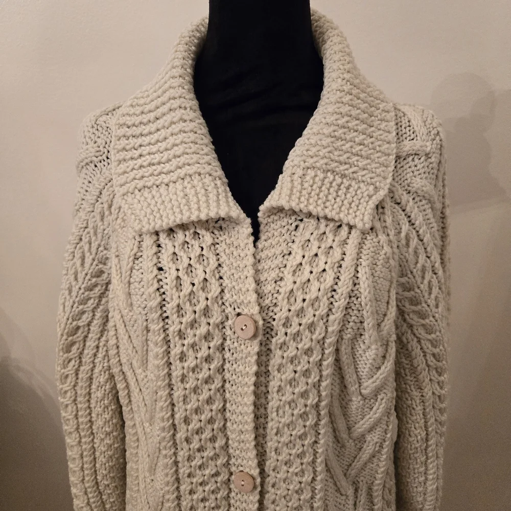 Vintage Hand-Knit Chunky Cable Knit Cream Long Cardigan - Picture 3 of 5